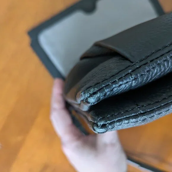 Vince Camuto leather black crossbody bag - Picture 11 of 12